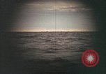 Standbild Periskop Ansicht von US Submarine Pazifik, 1944, aus Sekunde 61 historischem Filmmaterial Videoclip 65675076126