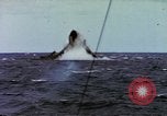 Standbild japanischen U-Boot zerstört nach Ende der Zweiten Weltkrieg Pazifik, 1946, aus Sekunde 16 historischem Filmmaterial Videoclip 65675076132