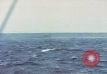 Standbild japanischen U-Boot zerstört nach Ende der Zweiten Weltkrieg Pazifik, 1946, aus Sekunde 34 historischem Filmmaterial Videoclip 65675076132