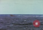 Standbild japanischen U-Boot zerstört nach Ende der Zweiten Weltkrieg Pazifik, 1946, aus Sekunde 41 historischem Filmmaterial Videoclip 65675076132