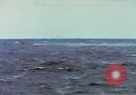 Standbild japanischen U-Boot zerstört nach Ende der Zweiten Weltkrieg Pazifik, 1946, aus Sekunde 42 historischem Filmmaterial Videoclip 65675076132