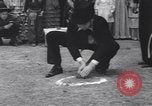Standbild frog Jumping Wettbewerb Angels Camp California USA, 1939, aus Sekunde 12 historischem Filmmaterial Videoclip 65675076143
