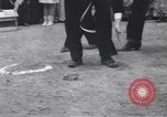 Standbild frog Jumping Wettbewerb Angels Camp California USA, 1939, aus Sekunde 14 historischem Filmmaterial Videoclip 65675076143