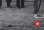 Standbild frog Jumping Wettbewerb Angels Camp California USA, 1939, aus Sekunde 34 historischem Filmmaterial Videoclip 65675076143