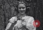 Standbild frog Jumping Wettbewerb Angels Camp California USA, 1939, aus Sekunde 37 historischem Filmmaterial Videoclip 65675076143