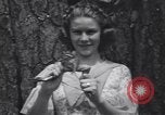 Standbild frog Jumping Wettbewerb Angels Camp California USA, 1939, aus Sekunde 38 historischem Filmmaterial Videoclip 65675076143