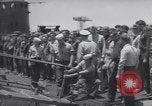 Standbild USS Argonaut- SS-166 Pearl Harbor Hawaii USA, 1942, aus Sekunde 13 historischem Filmmaterial Videoclip 65675076168