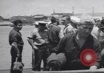 Standbild USS Argonaut- SS-166 Pearl Harbor Hawaii USA, 1942, aus Sekunde 51 historischem Filmmaterial Videoclip 65675076168