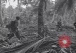 Standbild 27Infanterie Division auf Makin Island Zweiten Weltkrieg Makin Island Inseln Butaritari, 1943, aus Sekunde 17 historischem Filmmaterial Videoclip 65675076188