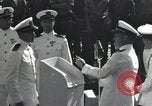 Image médailles décernées Pearl Harbor Hawaii USA, 1943, de la seconde 3 séquences d'archives historiques vidéo 65675076194