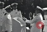Image médailles décernées Pearl Harbor Hawaii USA, 1943, de la seconde 6 séquences d'archives historiques vidéo 65675076194
