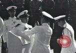 Image médailles décernées Pearl Harbor Hawaii USA, 1943, de la seconde 7 séquences d'archives historiques vidéo 65675076194
