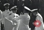 Image médailles décernées Pearl Harbor Hawaii USA, 1943, de la seconde 8 séquences d'archives historiques vidéo 65675076194