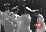 Image médailles décernées Pearl Harbor Hawaii USA, 1943, de la seconde 10 séquences d'archives historiques vidéo 65675076194