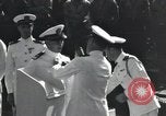 Image médailles décernées Pearl Harbor Hawaii USA, 1943, de la seconde 13 séquences d'archives historiques vidéo 65675076194
