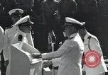 Image médailles décernées Pearl Harbor Hawaii USA, 1943, de la seconde 15 séquences d'archives historiques vidéo 65675076194