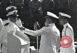 Image médailles décernées Pearl Harbor Hawaii USA, 1943, de la seconde 16 séquences d'archives historiques vidéo 65675076194