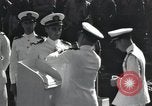 Image médailles décernées Pearl Harbor Hawaii USA, 1943, de la seconde 21 séquences d'archives historiques vidéo 65675076194