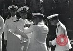 Image médailles décernées Pearl Harbor Hawaii USA, 1943, de la seconde 26 séquences d'archives historiques vidéo 65675076194