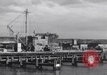 Immagine di Siluro al dock Montauk New York USA, 1944, secondo 34 filmato di repertorio 65675076211