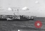 Immagine di Siluro al dock Montauk New York USA, 1944, secondo 44 filmato di repertorio 65675076211