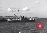 Immagine di Siluro al dock Montauk New York USA, 1944, secondo 49 filmato di repertorio 65675076211