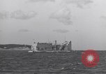 Immagine di Siluro al dock Montauk New York USA, 1944, secondo 54 filmato di repertorio 65675076211