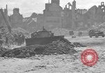 Image des ingénieurs américains Valognes France, 1944, de la seconde 6 séquences d'archives historiques vidéo 65675076255