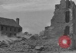 Image des ingénieurs américains Valognes France, 1944, de la seconde 26 séquences d'archives historiques vidéo 65675076255
