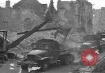 Image des ingénieurs américains Valognes France, 1944, de la seconde 16 séquences d'archives historiques vidéo 65675076257