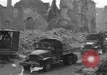 Image des ingénieurs américains Valognes France, 1944, de la seconde 21 séquences d'archives historiques vidéo 65675076257