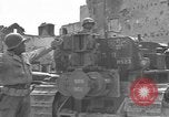 Image des ingénieurs américains Valognes France, 1944, de la seconde 10 séquences d'archives historiques vidéo 65675076258