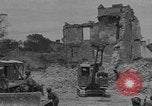 Image des ingénieurs américains Valognes France, 1944, de la seconde 26 séquences d'archives historiques vidéo 65675076258