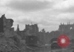 Image des ingénieurs américains Valognes France, 1944, de la seconde 55 séquences d'archives historiques vidéo 65675076259