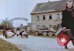 Immagine di Civili tedesco Germania, 1945, secondo 27 filmato di repertorio 65675076292