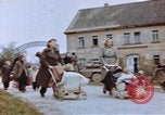 Immagine di Civili tedesco Germania, 1945, secondo 31 filmato di repertorio 65675076292