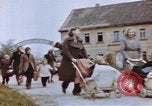 Immagine di Civili tedesco Germania, 1945, secondo 32 filmato di repertorio 65675076292