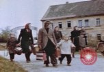 Immagine di Civili tedesco Germania, 1945, secondo 34 filmato di repertorio 65675076292