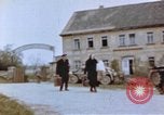 Immagine di Civili tedesco Germania, 1945, secondo 38 filmato di repertorio 65675076292
