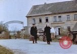Immagine di Civili tedesco Germania, 1945, secondo 39 filmato di repertorio 65675076292