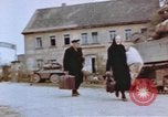 Immagine di Civili tedesco Germania, 1945, secondo 41 filmato di repertorio 65675076292