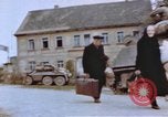Immagine di Civili tedesco Germania, 1945, secondo 42 filmato di repertorio 65675076292