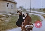 Immagine di Civili tedesco Germania, 1945, secondo 52 filmato di repertorio 65675076292