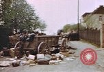 Standbild US Panzer Feuern in Gebäude Deutschland, 1945, aus Sekunde 20 historischem Filmmaterial Videoclip 65675076294