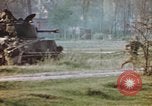 Standbild US Panzer Feuern in Gebäude Deutschland, 1945, aus Sekunde 55 historischem Filmmaterial Videoclip 65675076294