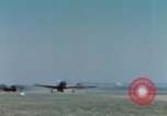 Standbild United States P-47 Thunderbolt Flugzeuge der 506th Fighter Squadron Keltz Deutschland, 1945, aus Sekunde 15 historischem Filmmaterial Videoclip 65675076297