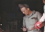 Standbild USA airmen Deutschland, 1945, aus Sekunde 10 historischem Filmmaterial Videoclip 65675076301
