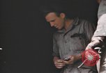 Standbild USA airmen Deutschland, 1945, aus Sekunde 14 historischem Filmmaterial Videoclip 65675076301