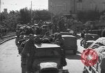 Image des civils allemands Milan Italie, 1945, de la seconde 17 séquences d'archives historiques vidéo 65675076309