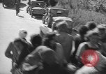 Image des civils allemands Milan Italie, 1945, de la seconde 28 séquences d'archives historiques vidéo 65675076309